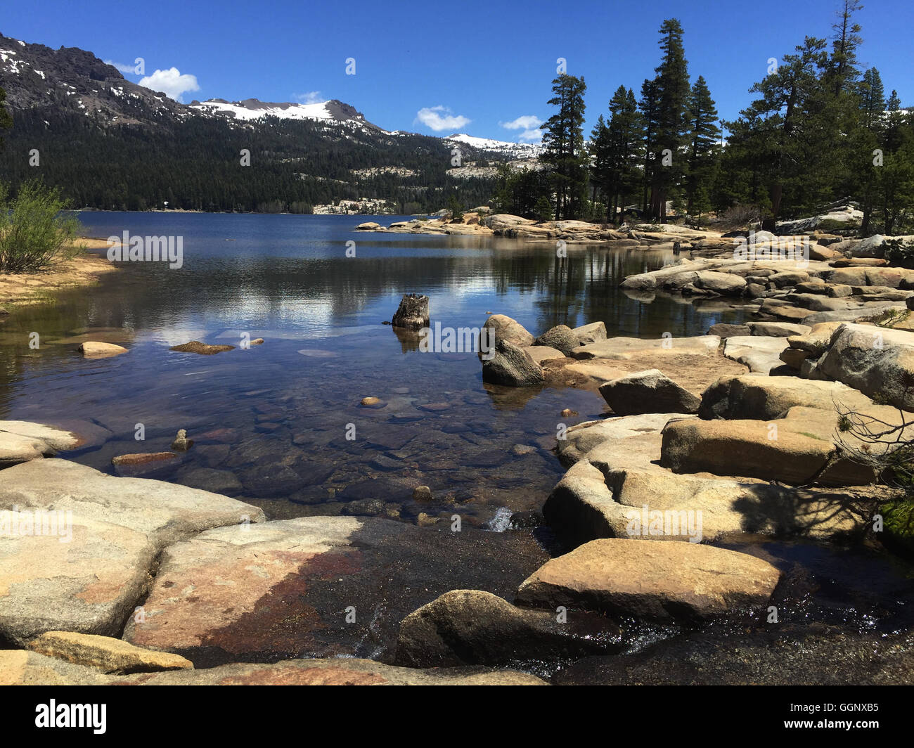 SILVER Lake dans la haute Sierra le long de l'autoroute 88 - Californie Banque D'Images