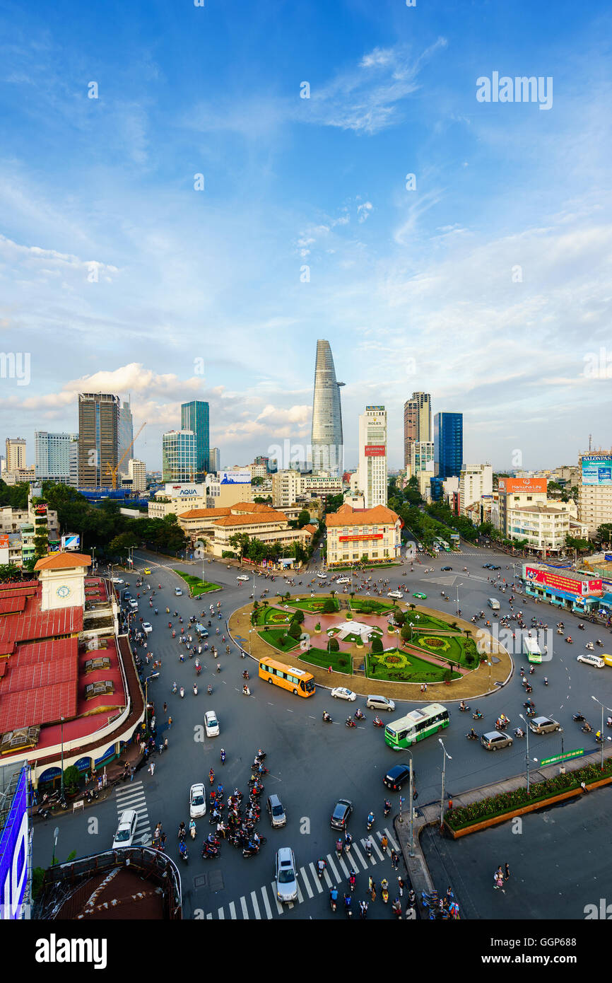 Le centre-ville de Saigon, le marché Ben Thanh et quach Thi Trang Park dans le coucher du soleil, le Vietnam. Banque D'Images