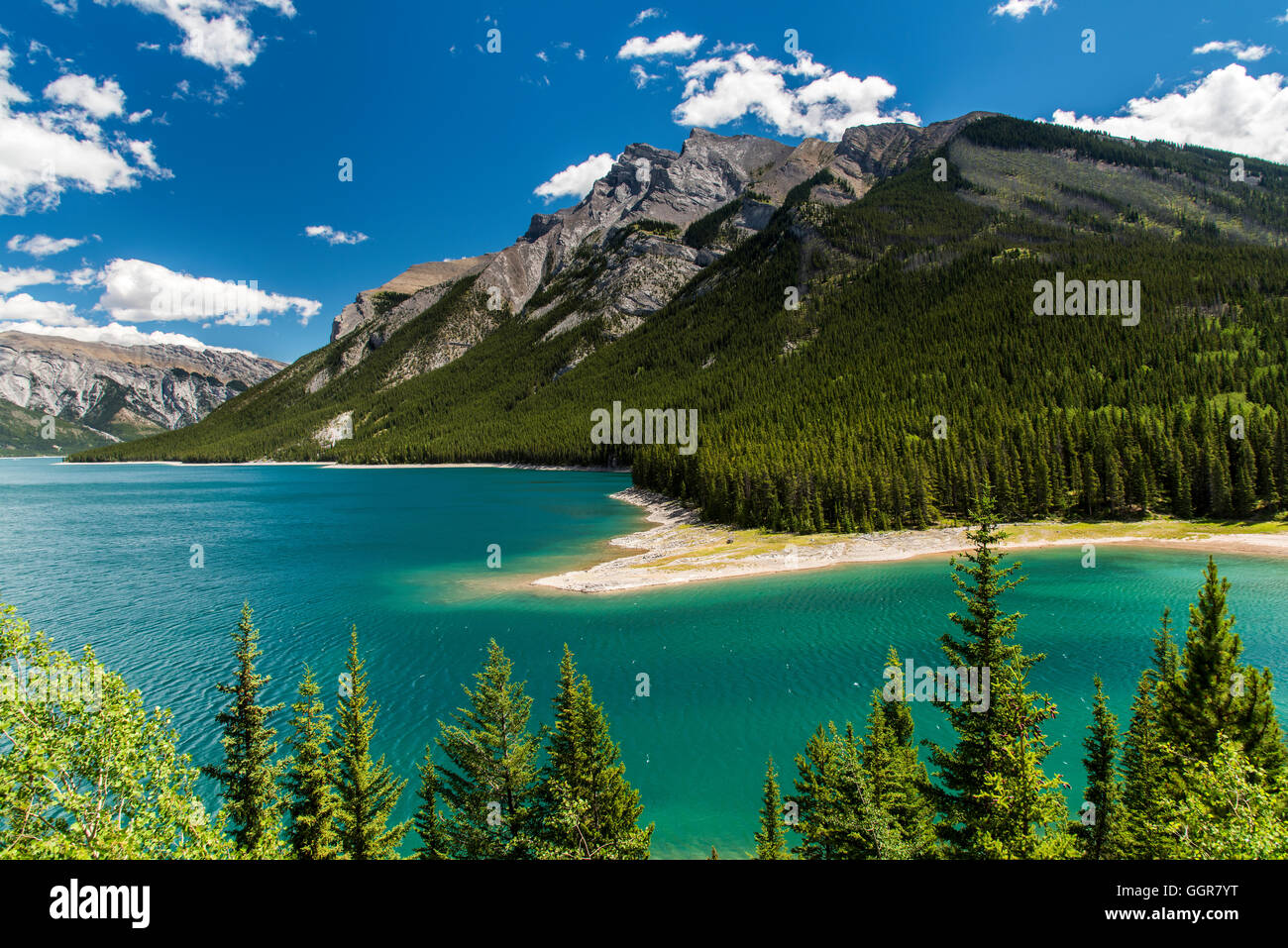 Le lac Minnewanka, Banff National Park, Alberta, Canada Banque D'Images
