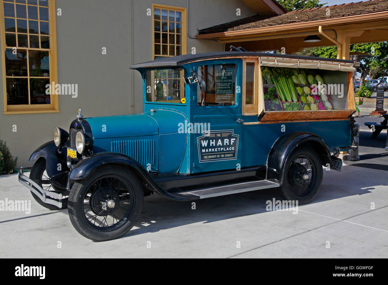 Les produits cultivés localement à la vente sur le MARCHÉ DU QUAI - Monterey, Californie Banque D'Images