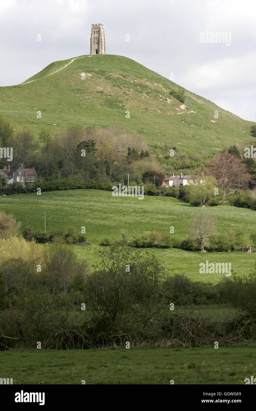 Le célèbre monument associé à la légende arthurienne dans le cœur de l'Angleterre rurale Banque D'Images
