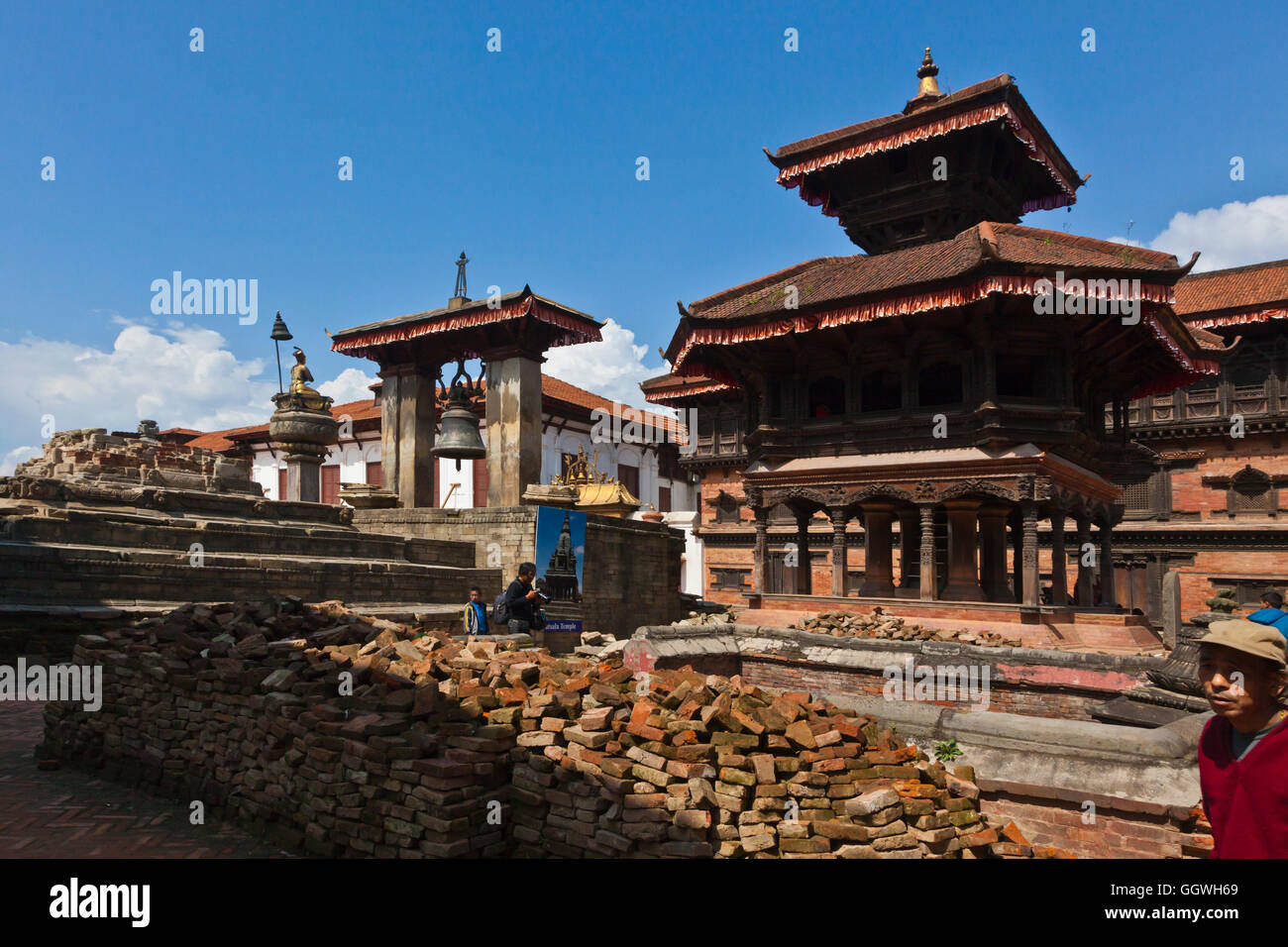 La ville traditionnelle de Bhaktapur qui avait été gravement endommagé par le séisme de 2015 - Népal Banque D'Images