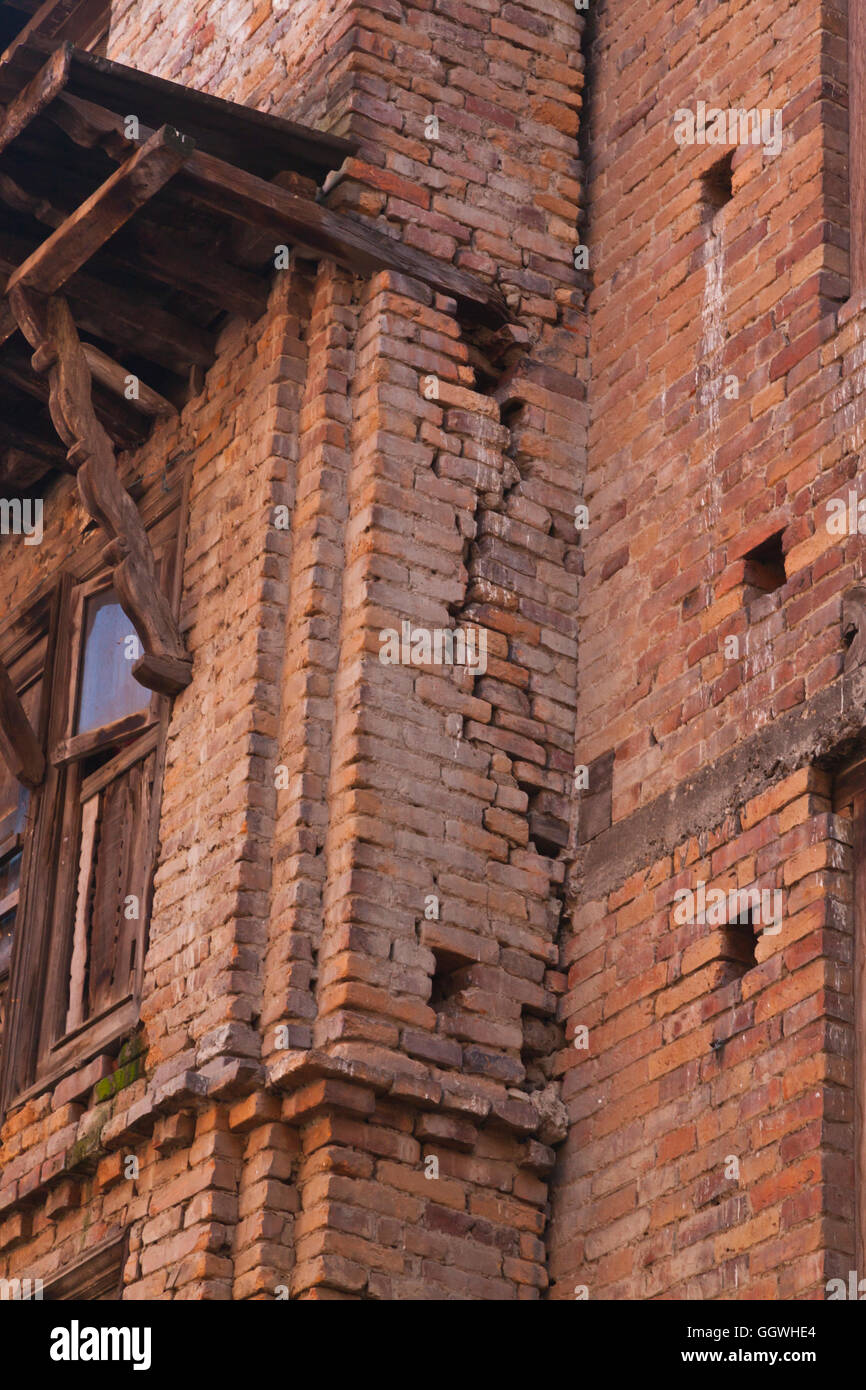 La ville traditionnelle de Bhaktapur a été gravement endommagé par le séisme de 2015 - Népal Banque D'Images