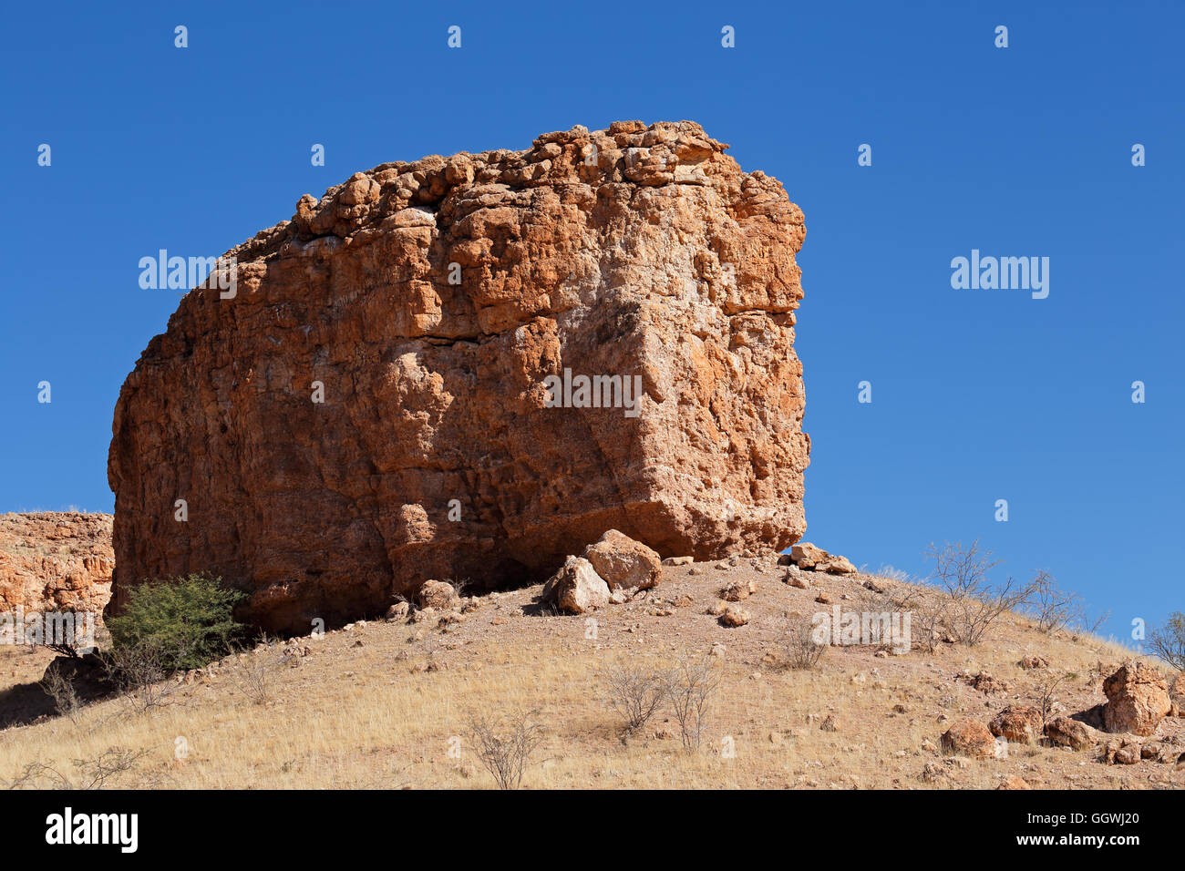 Formation rocheuse de grès le long de la rivière Auob à sec, Désert du Kalahari, en Namibie Banque D'Images