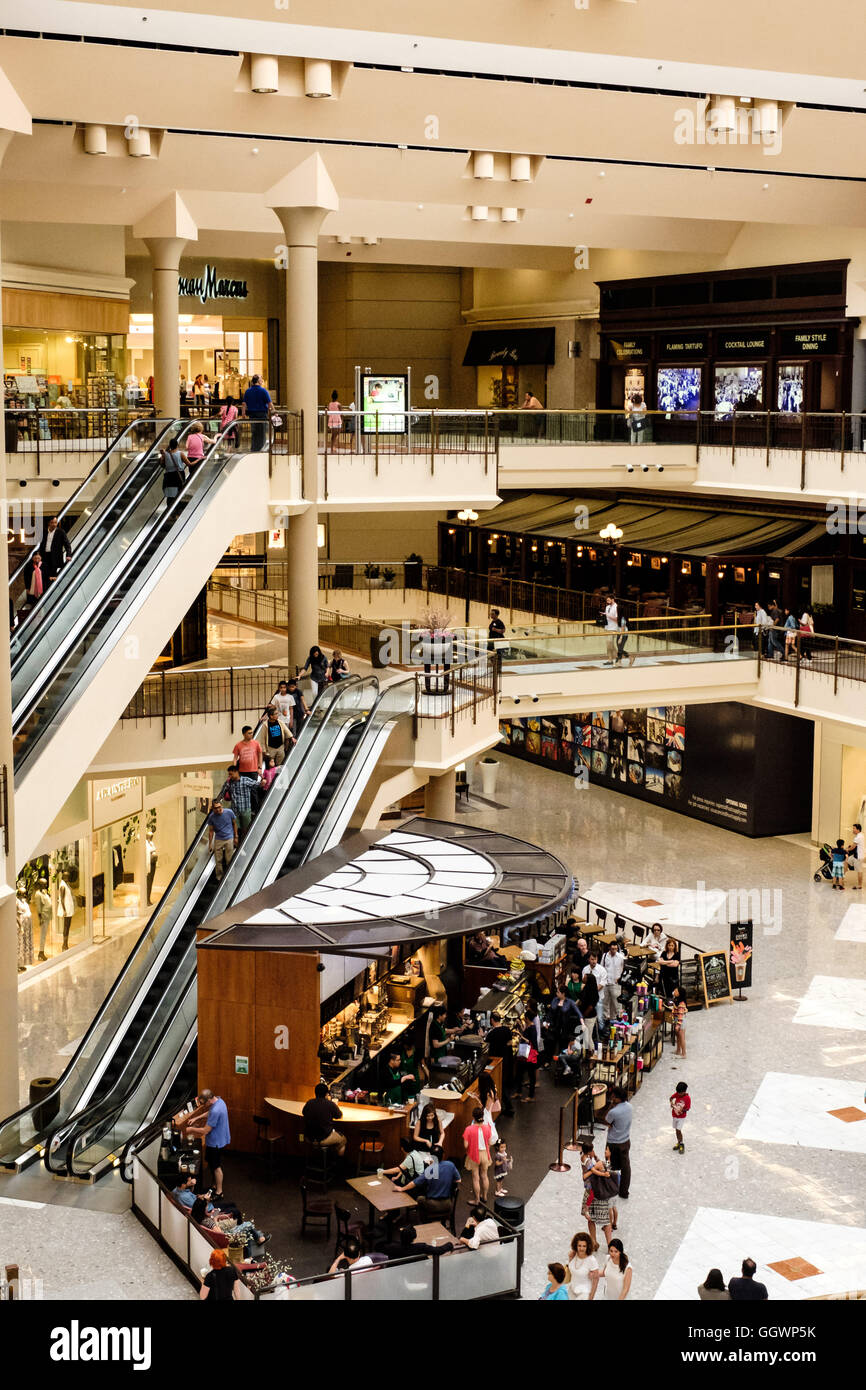 Intérieur de Tysons Galleria, 2001 International Drive, McLean, Virginia Banque D'Images