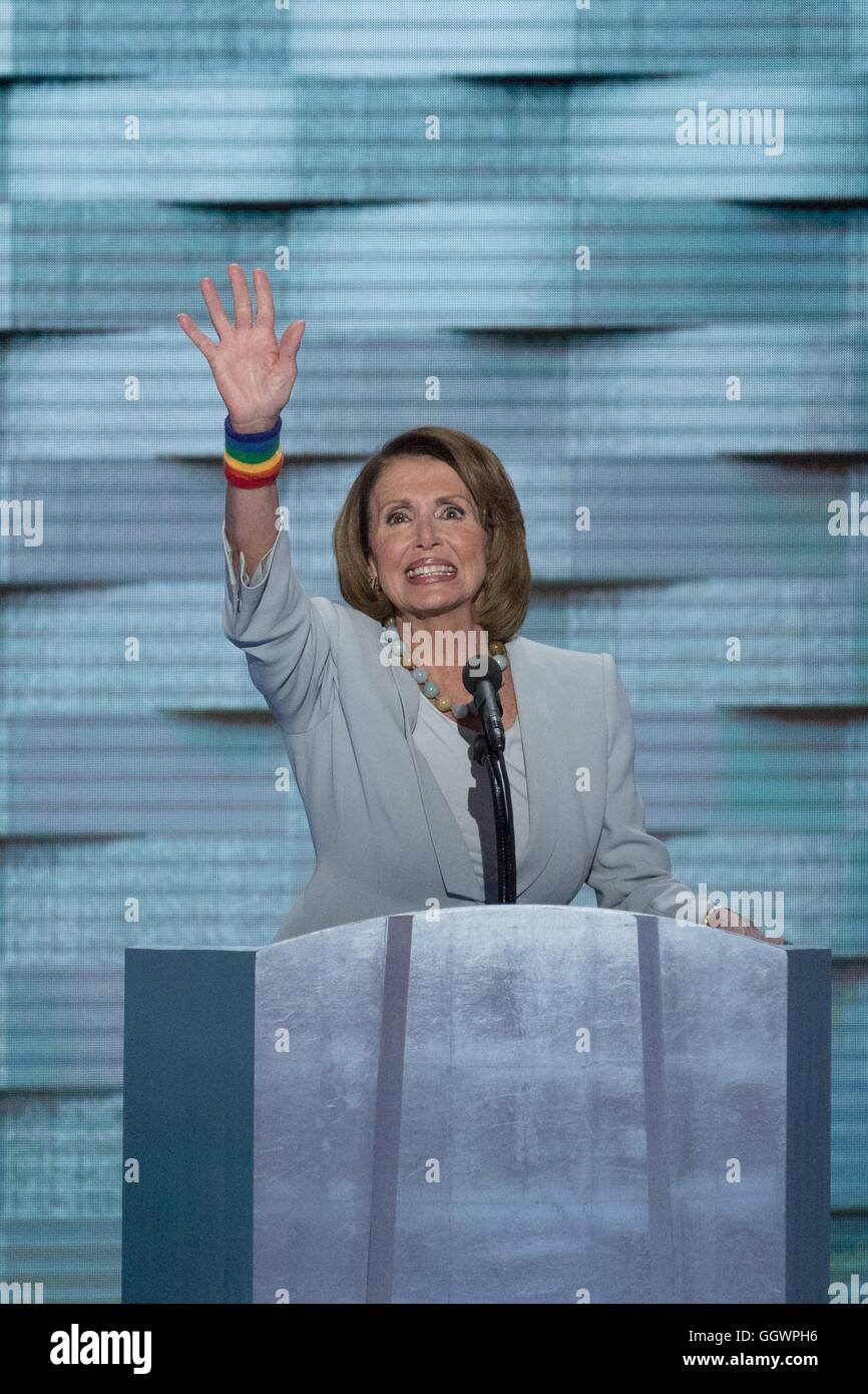 Chef de la minorité de la Chambre Nancy Pelosi parle au cours de la dernière journée de la Convention Nationale Démocratique à la Wells Fargo Center le 28 juillet 2016 à Philadelphie, Pennsylvanie. Banque D'Images