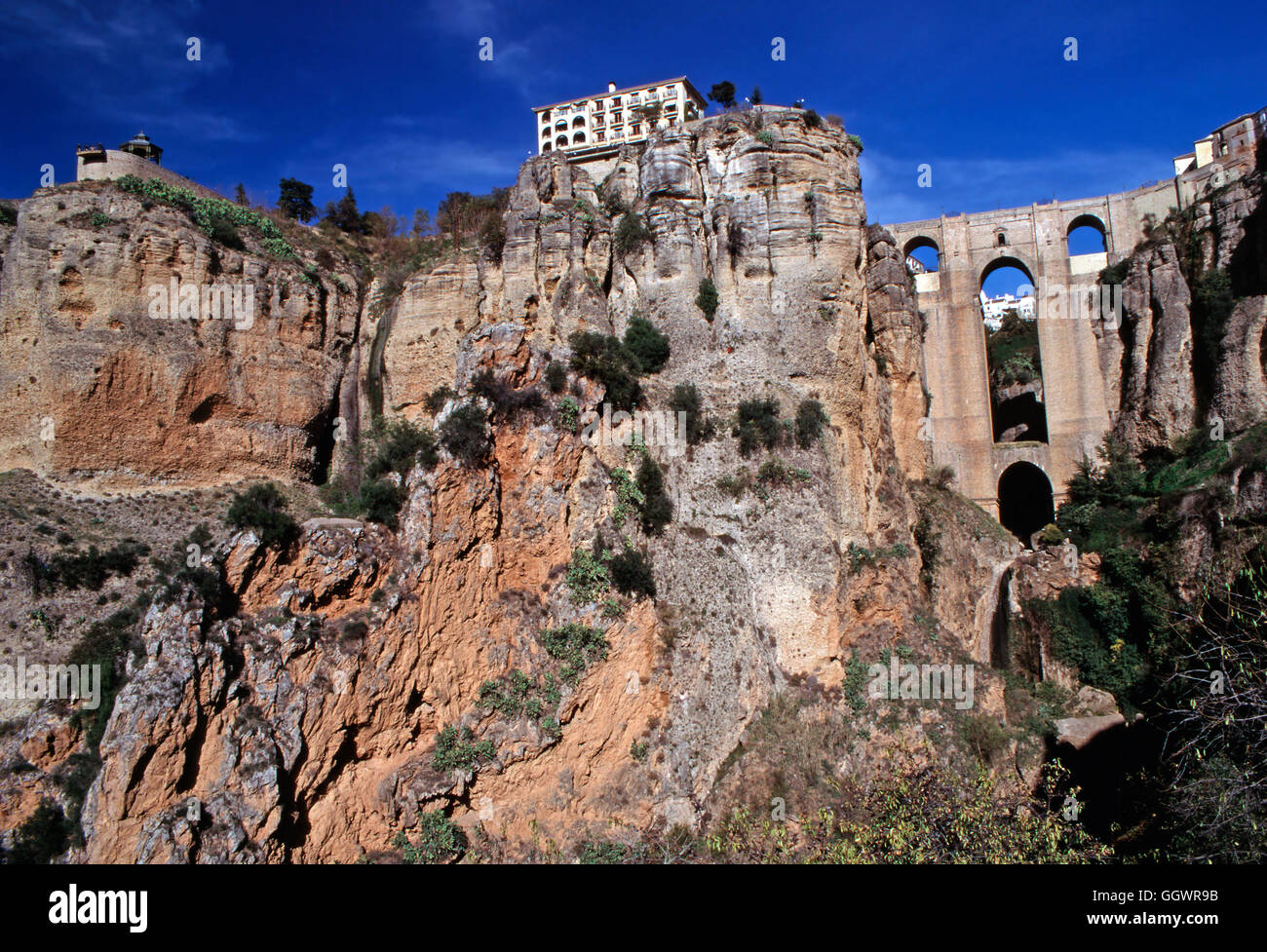 Tajo Canyon et Puente Nuevo, Ronda, Espagne Banque D'Images