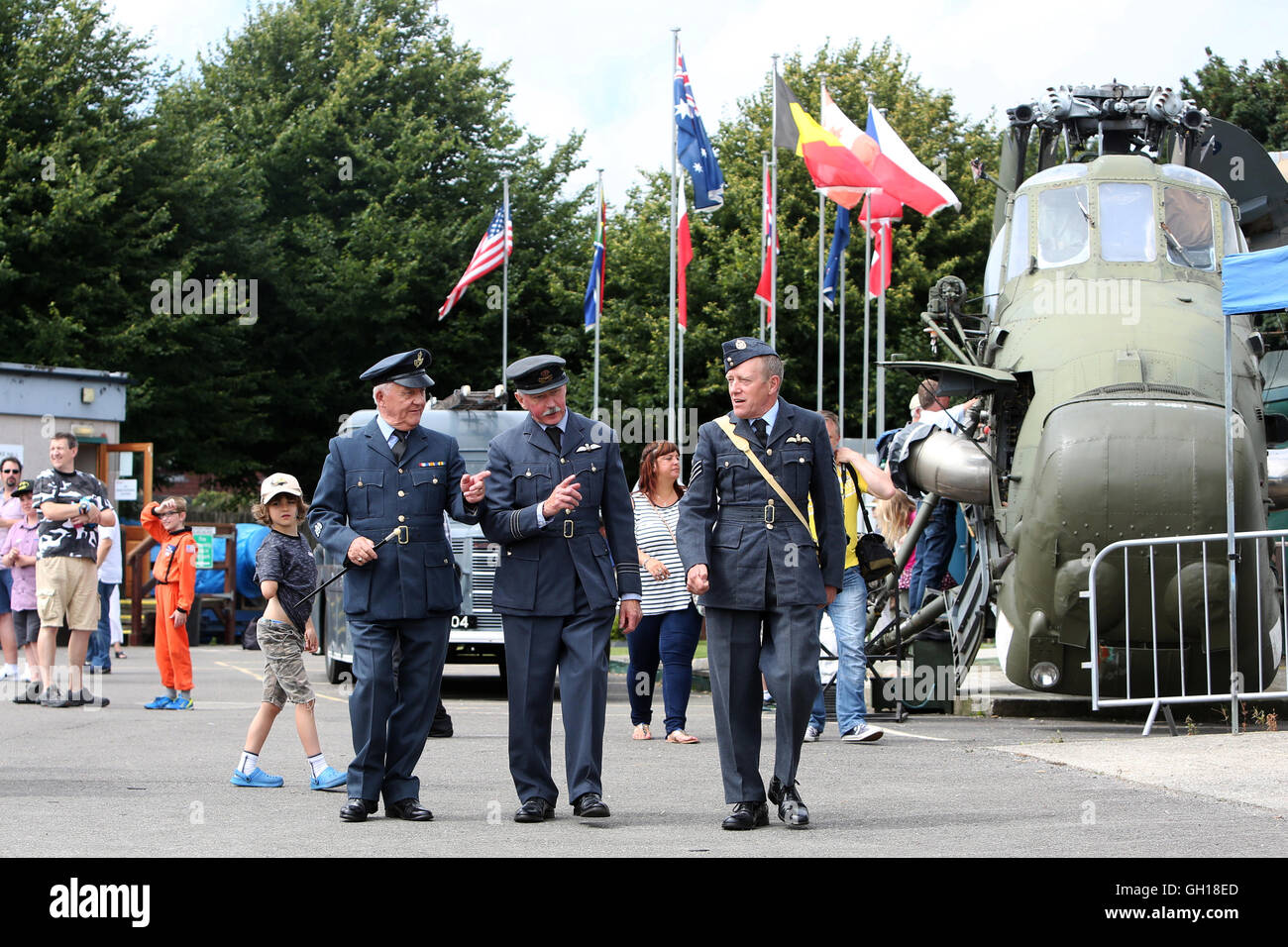 Chichester, UK. 7 Août, 2016. Corsier (GE) de l'événement de l'été pour se souvenir de Tangmere Wing Spitfire Leader, Douglas Bader, qui était "propriété" sur la France de l'occupation en août 1941. Chichester, West Sussex, UK. Crédit : Sam Stephenson/Alamy Live News. Banque D'Images