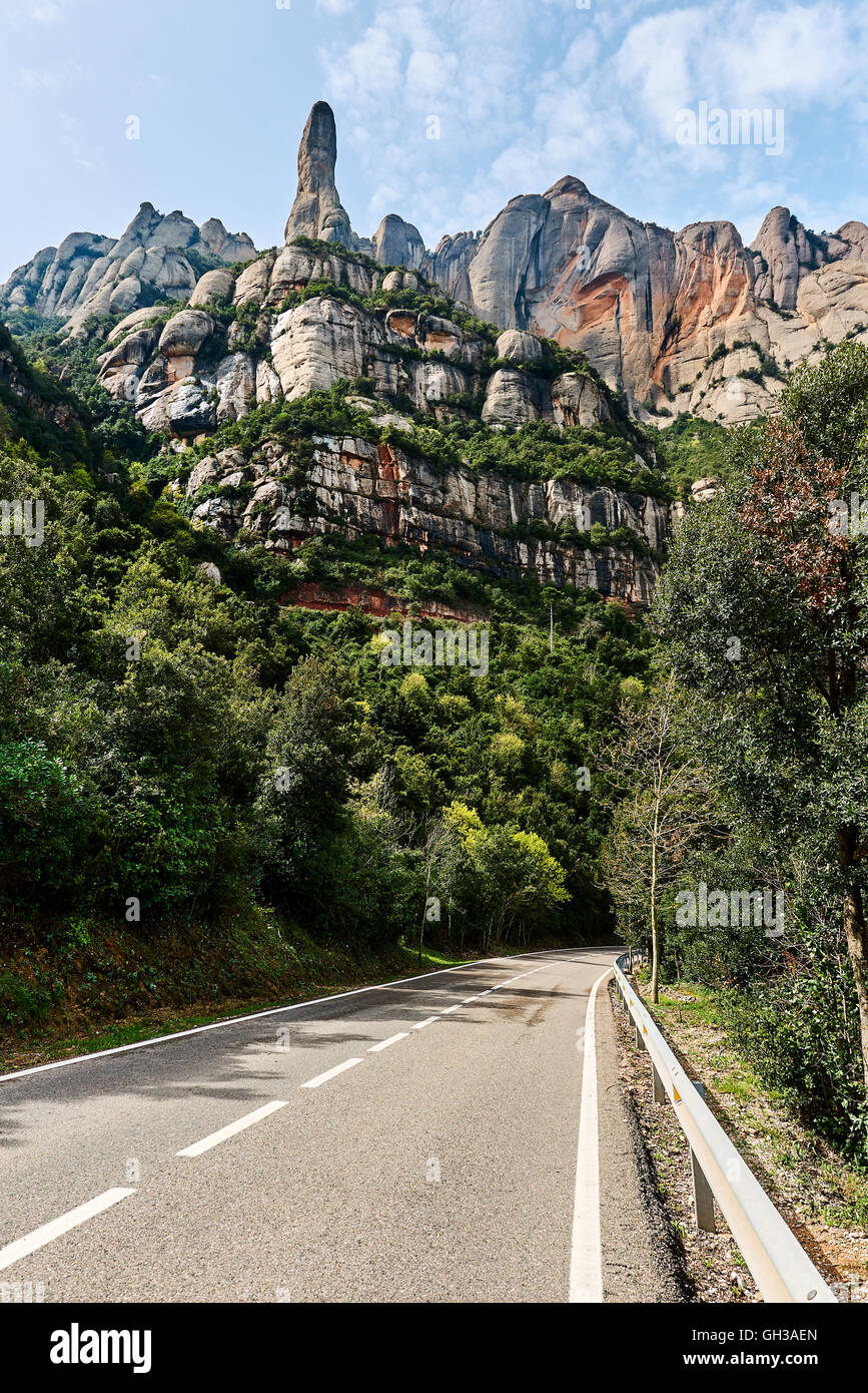 Route menant à l'abbaye bénédictine de Santa Maria de Montserrat, en Catalogne. Espagne Banque D'Images