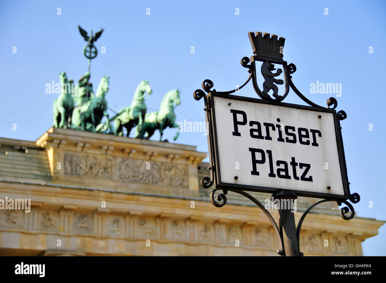 Géographie / billet, l'Allemagne, l'inscription 'Pariser Platz' en face de la garnison du gate, Berlin, Additional-Rights Clearance-Info-Not-Available- Banque D'Images