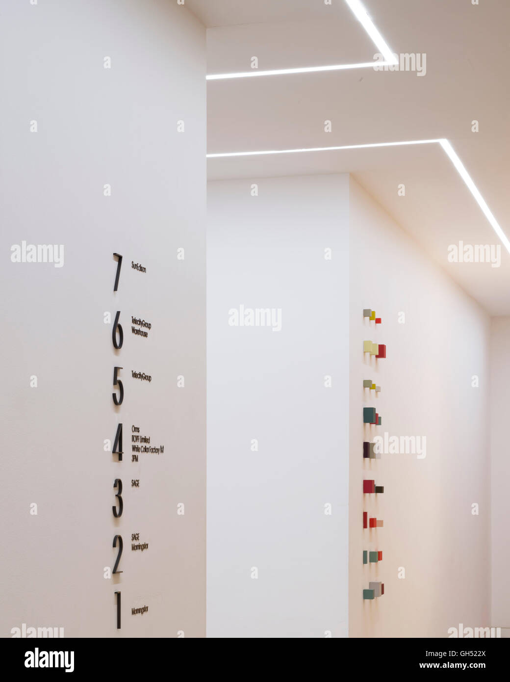 Détail de l'intérieur de l'Ascenseur Hall avec salon. 1 Oliver's Yard, London, Royaume-Uni. Architecte : ORMS Architecture Design, 2013. Banque D'Images