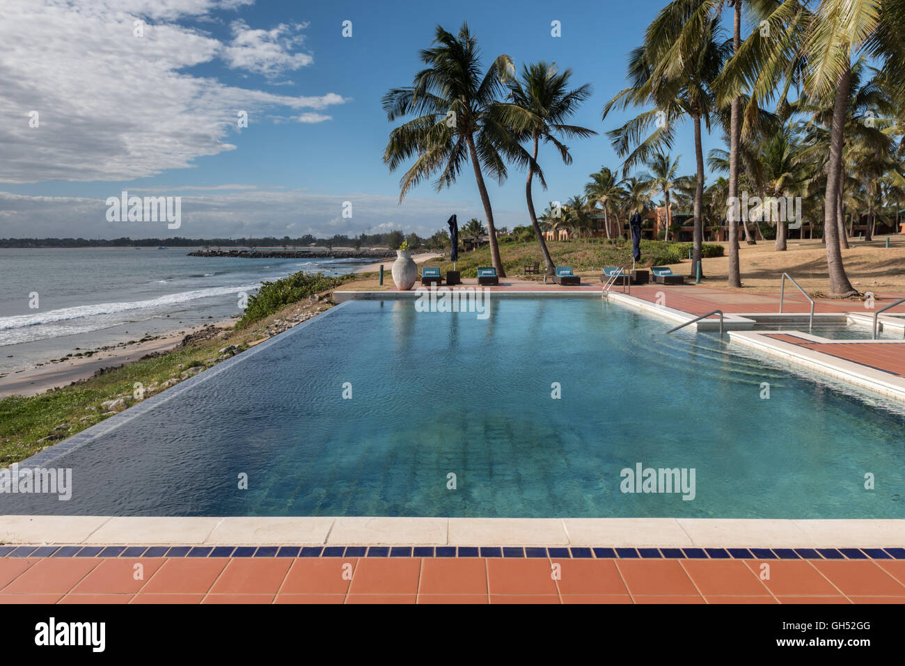 Piscine à débordement Pemba Beach Hotel Mozambique Banque D'Images