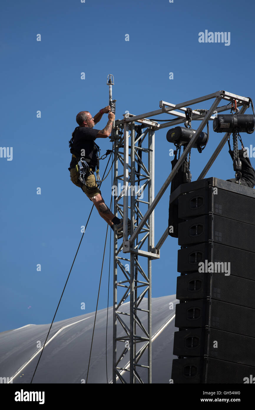 Technicien éclairage Banque de photographies et d'images à haute résolution  - Alamy