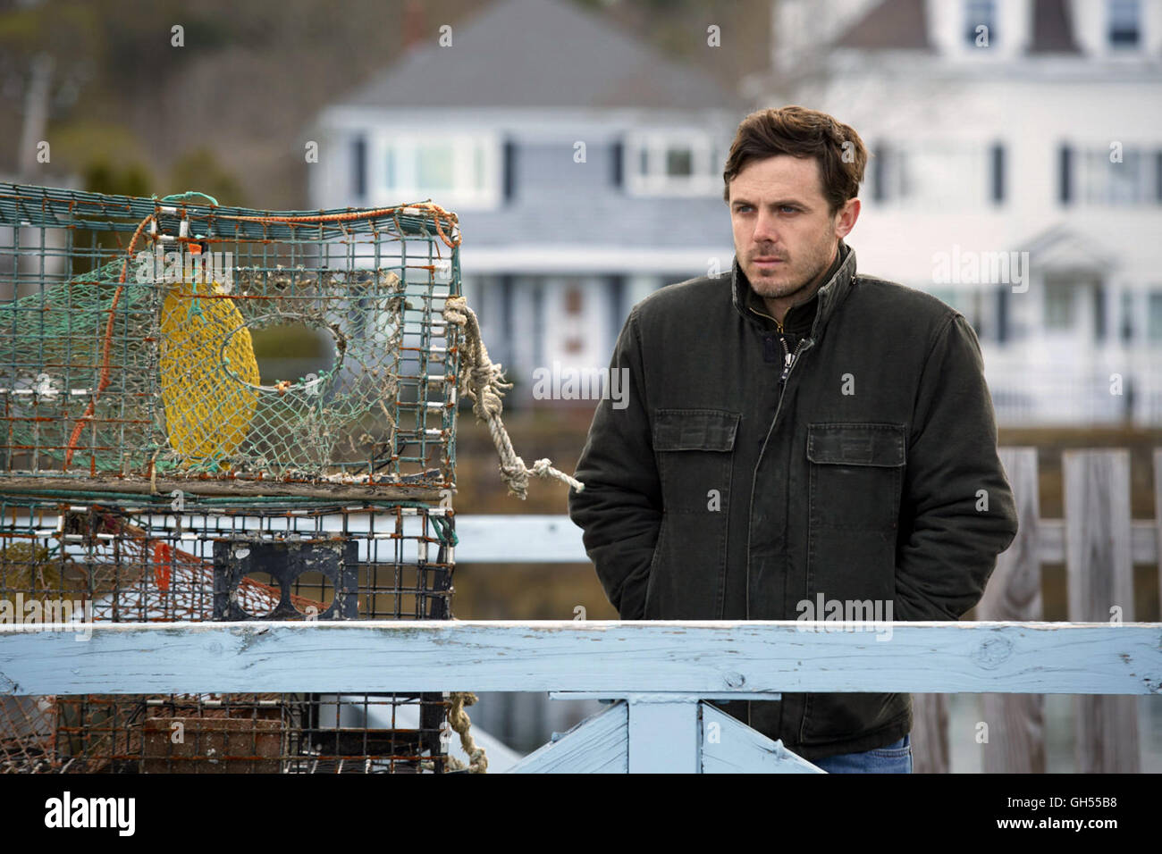 Manchester par la mer est un film américain écrit et réalisé par Kenneth Lonergan. Le film stars Casey Affleck, Michelle Williams et Kyle Chandler. Cette photo est pour un usage éditorial uniquement et est l'auteur de la société film et/ou le photographe attribué par le film ou la société de production et ne peut être reproduite que par des publications dans le cadre de la promotion du film ci-dessus. Un crédit obligatoire pour l'entreprise de film est nécessaire. Le photographe devrait également être portés lorsqu'il est connu. Banque D'Images