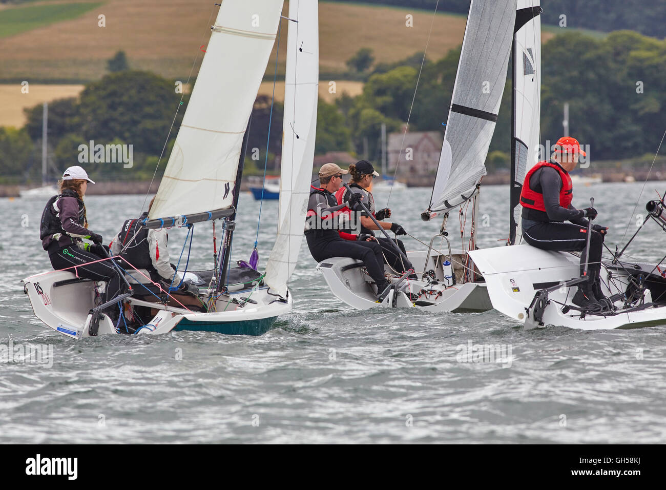 La voile de compétition, des courses de canot dans l'estuaire de la rivière exe, côte sud du Devon, au sud-ouest de l'Angleterre, Grande-Bretagne. Banque D'Images