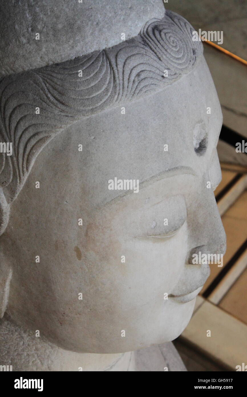 Vue rapprochée d'une tête de Bouddha Banque D'Images Vue rapprochée d'une tête de Bouddha Banque D'Images