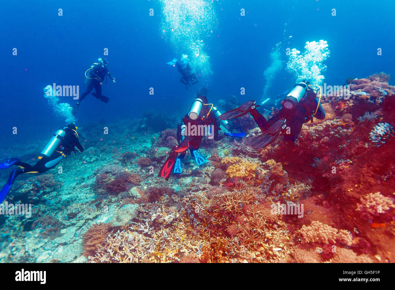 Groupe de plongeurs aller loin, Bali Banque D'Images