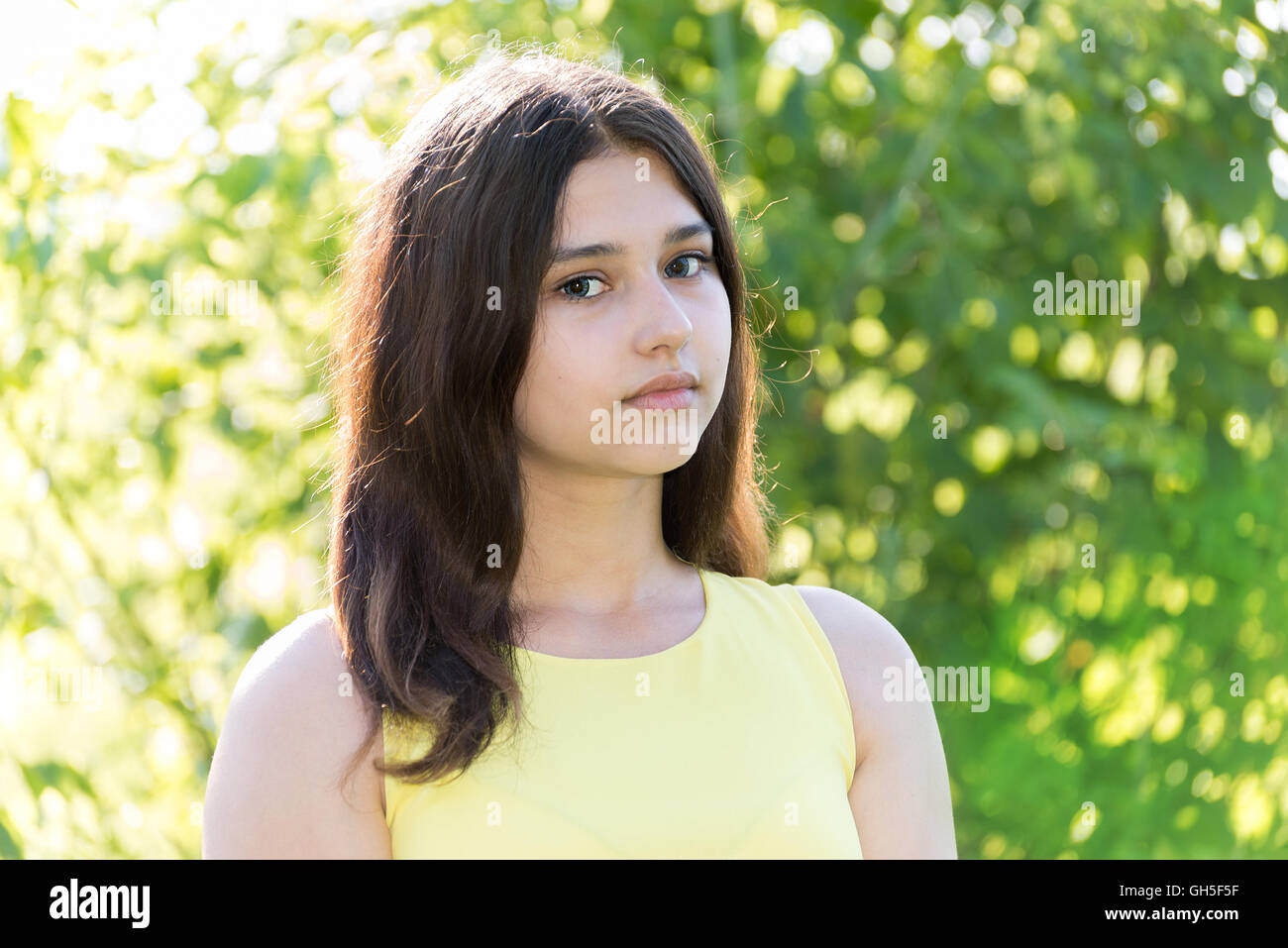 Fille Trop Belle De 14 Ans www.alamyimages.fr
