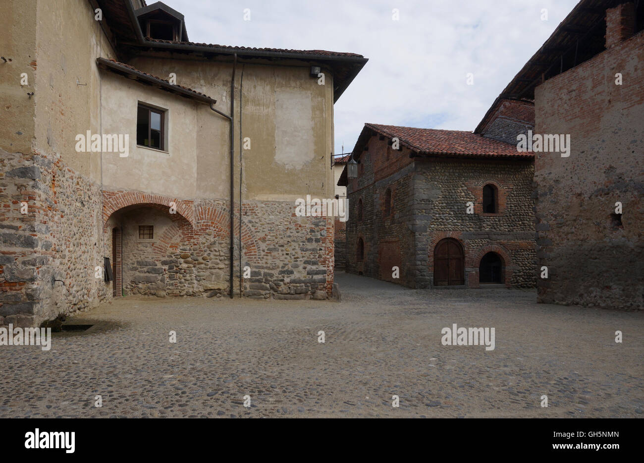 Le village médiéval de Ricetto di Candelo, près de Biella, Piémont, Italie Banque D'Images