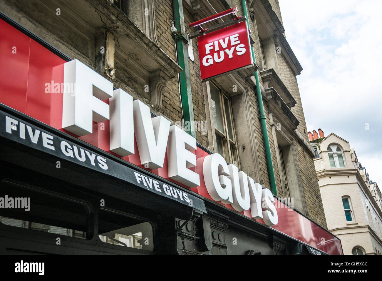 Les cinq gars restaurant fast food, fondée par Janie & Jerry Murrell, sur Argyll Street, London, UK Banque D'Images