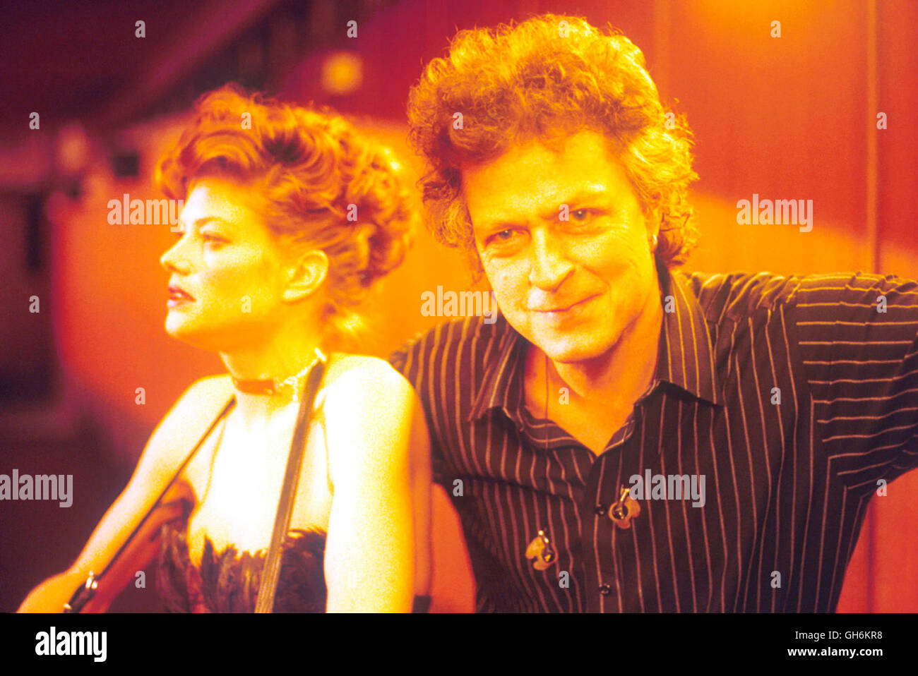 VIEL PASSIERT - DER FILM BAP / D 2001 / Wim Wenders Wim Wenders und WOLFGANG NIEDECKEN haben eine Kollage aus seltenen, Archivbildern aktuellen Konzertaufnahmen, Texten und von Kommentaren Niedecken und von Gastauftritten Wolf Biermann, MARIE BÄUMER, Joachim Krol und der Band colère 77 zusammengestellt. Daraus ist ein faszinierendes Portrait der Band BAP entstanden, die seit 25 Jahren an der Spitze deutscher Rockbands stehen... Regie : Wim Wenders Banque D'Images