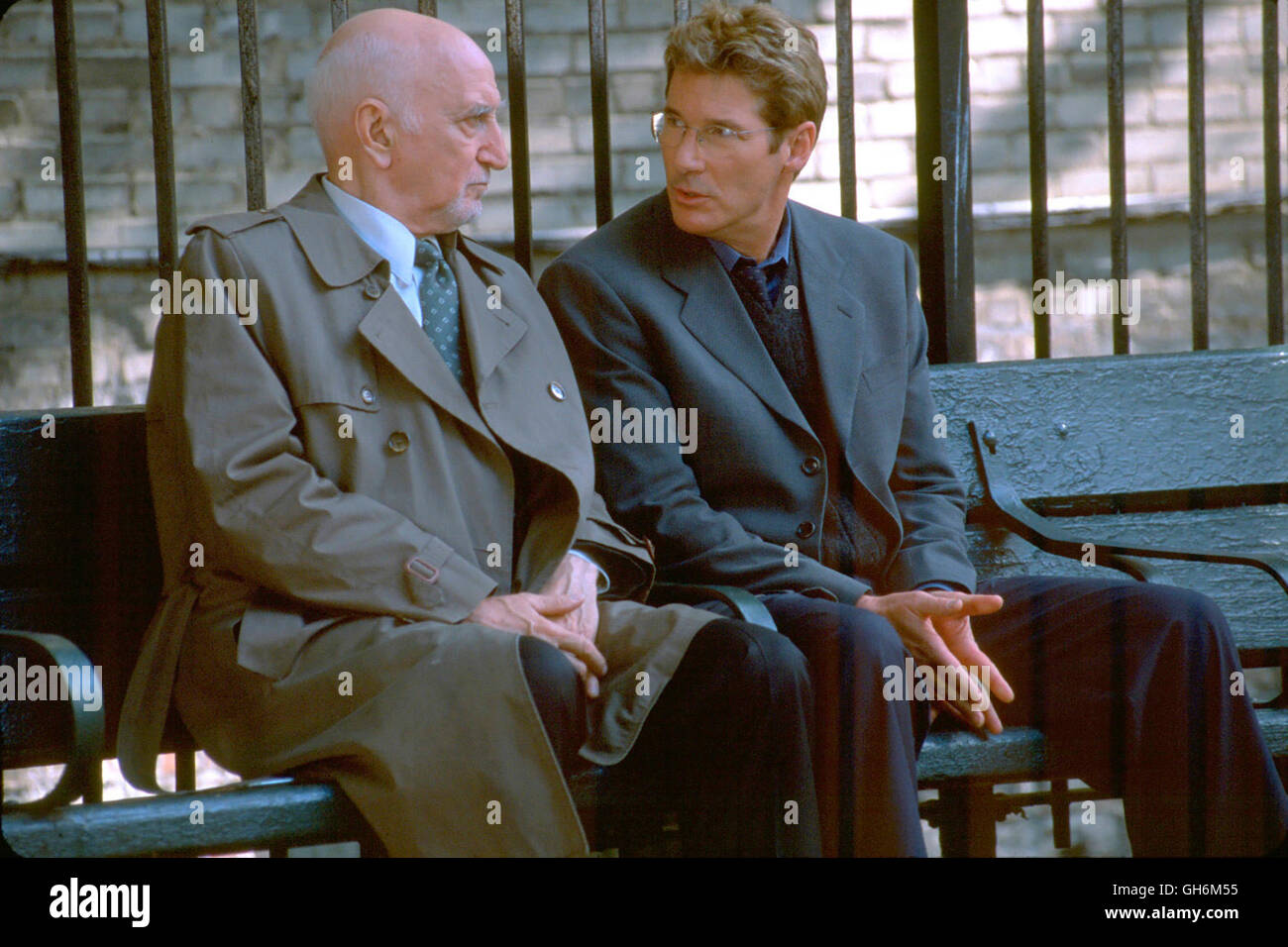 UNTREU infidèle / USA 2002 / Adrian Lyne Privatdetektiv Frank Wilson (DOMINIC CHIANESE), Edward (RICHARD GERE) Régie : Adrian Lyne aka. Unfaithful Banque D'Images