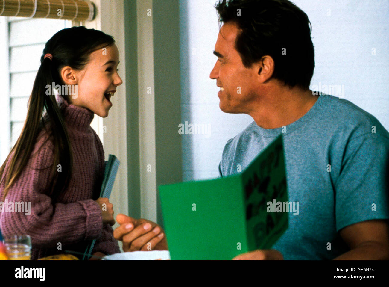 Le 6ème jour / USA/ 2000 CDN / Roger Spottiswoode Szen Szen mit mit Adam Gibson (Arnold Schwarzenegger), Clara Gibson (TAYLOR ANN-REID) Régie : Roger Spottiswoode Banque D'Images