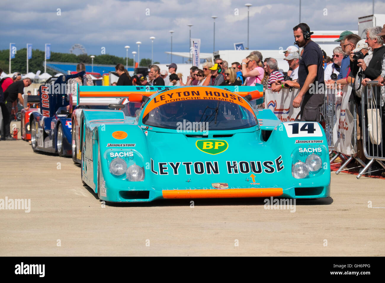 Tommy Dreelan, Porsche 962 Voiture de course Sport, Groupe C, 2016 course Silverstone Classic event, UK Banque D'Images