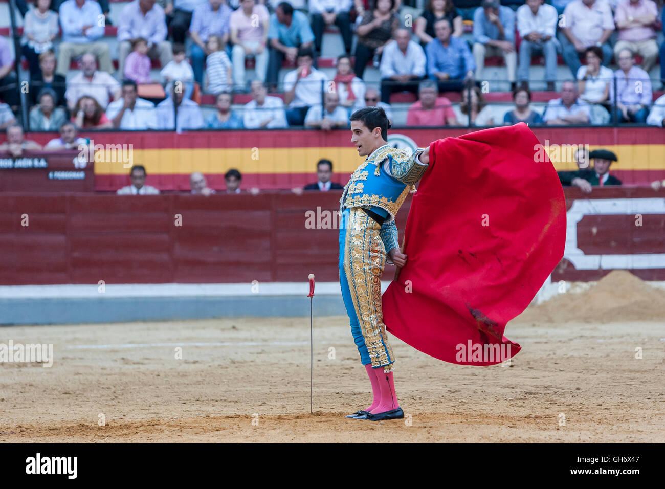 Le torero Espagnol Jose Carlos Venegas la corrida avec la béquille dans l'Arène de Jaen, Espagne Banque D'Images