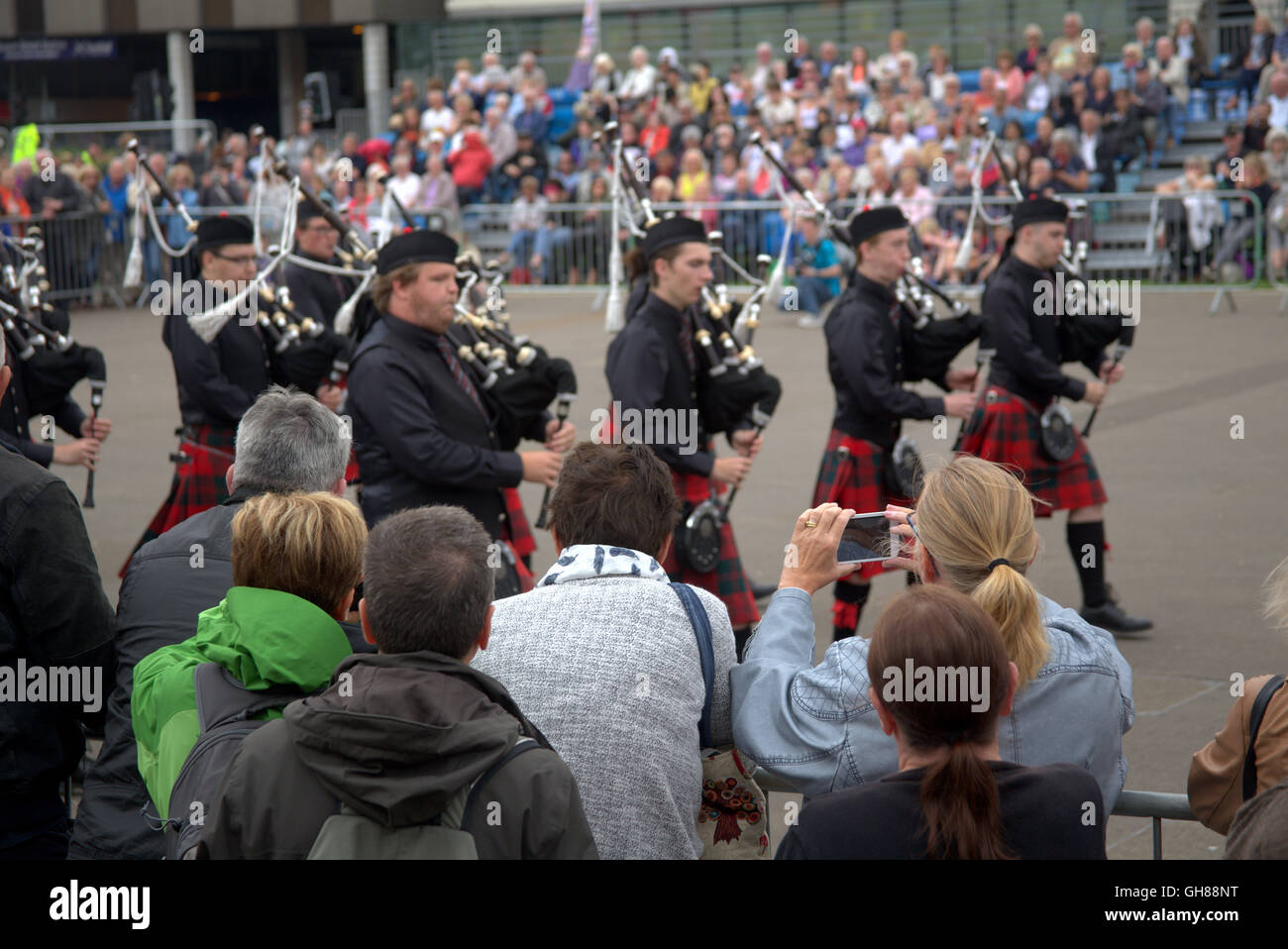 Glasgow, Écosse, Royaume-Uni 9 août 2016.Piping live ! Continué à Glasgow aujourd'hui comme un prélude à la Pipe Band Championships le week-end. dans George Square. Credit : Gérard Ferry/Alamy Live News Banque D'Images