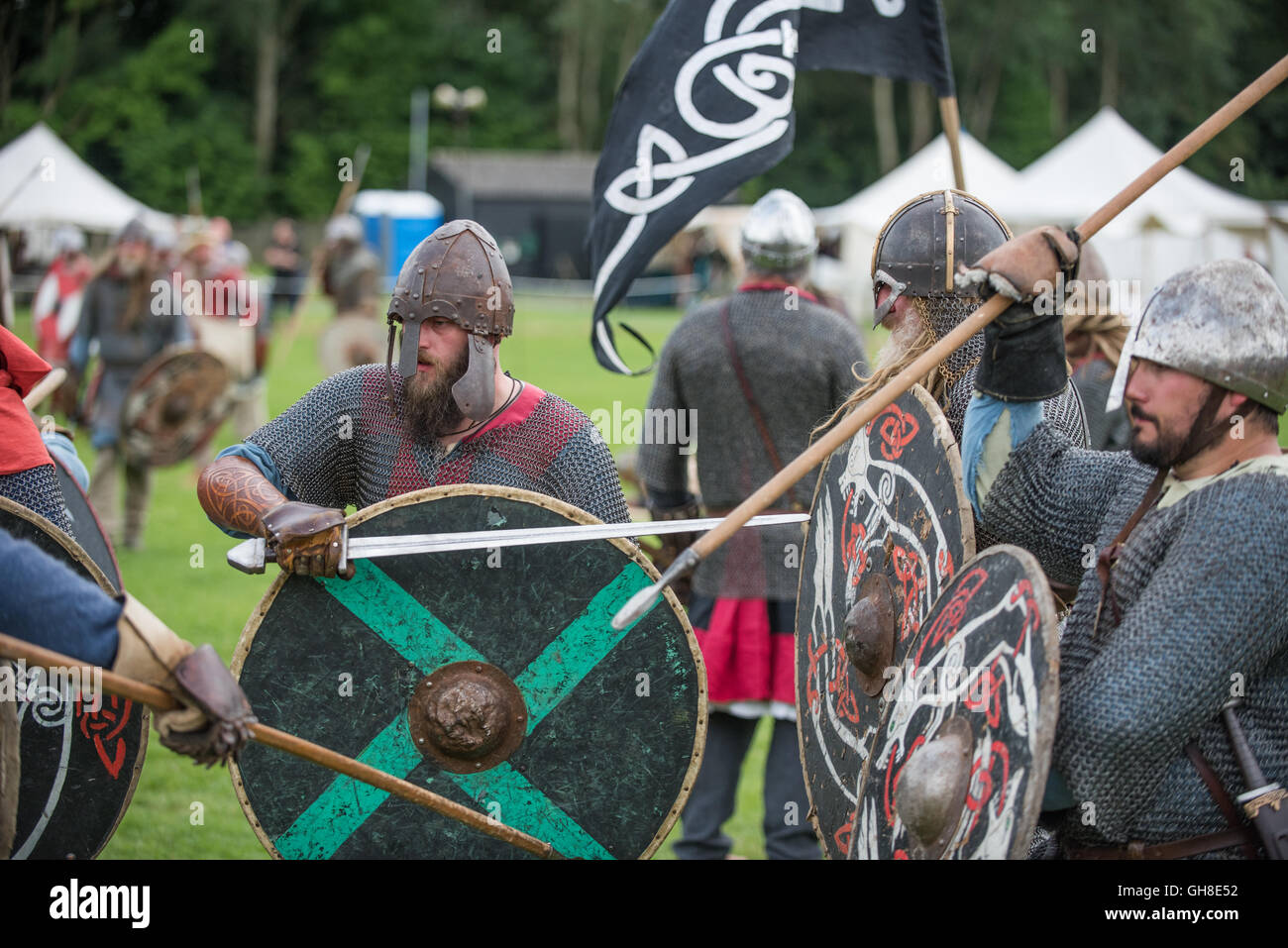 De reconstitution Viking mêlée. Banque D'Images