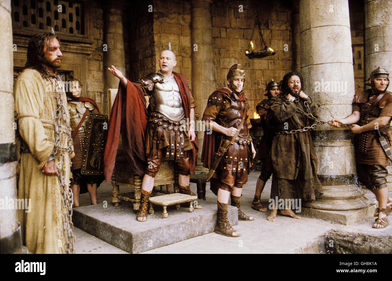 DIE PASSION CHRISTI / La Passion du Christ ITA/USA 2003 / Jésus de Mel Gibson (JIM CAVIEZEL), Ponce Pilate (HRISTO NAUMOV SHOPOV), Barabbas (PEDRO SARUBBI) Régie : Mel Gibson aka. La Passion du Christ Banque D'Images