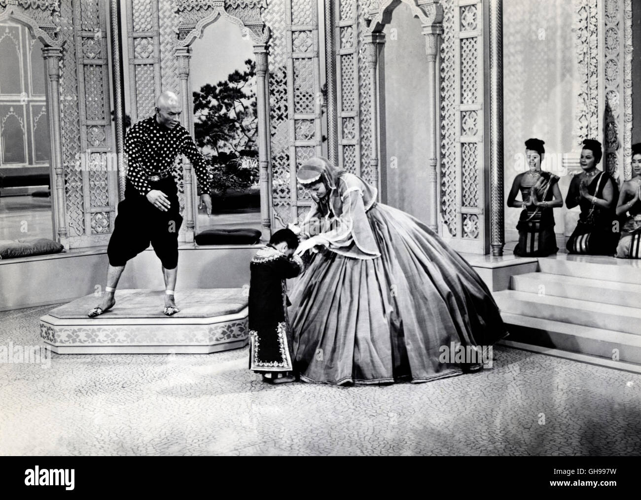 DER KÖNIG UND ICH / le roi et moi USA 1956 WALTer Lang Voir mit Yul Brynner (Le Roi de Siam Mongkut) und Deborah Kerr (Anna Leonowens) Régie : Walter Lang aka. Le Roi et moi Banque D'Images