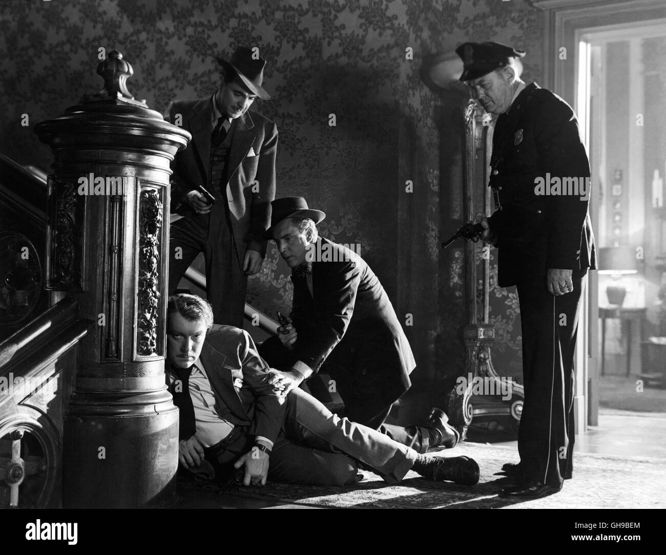 DER RÄCHER / DIE UNTERWELT KILLER / The Killers USA 1947 / Robert Siodmak Voir mit ALBERT DEKKER (Big Jim Colfax), SAM LEVENE (Lt. Lubinsky) Régie : Robert Siodmak aka. Les tueurs Banque D'Images