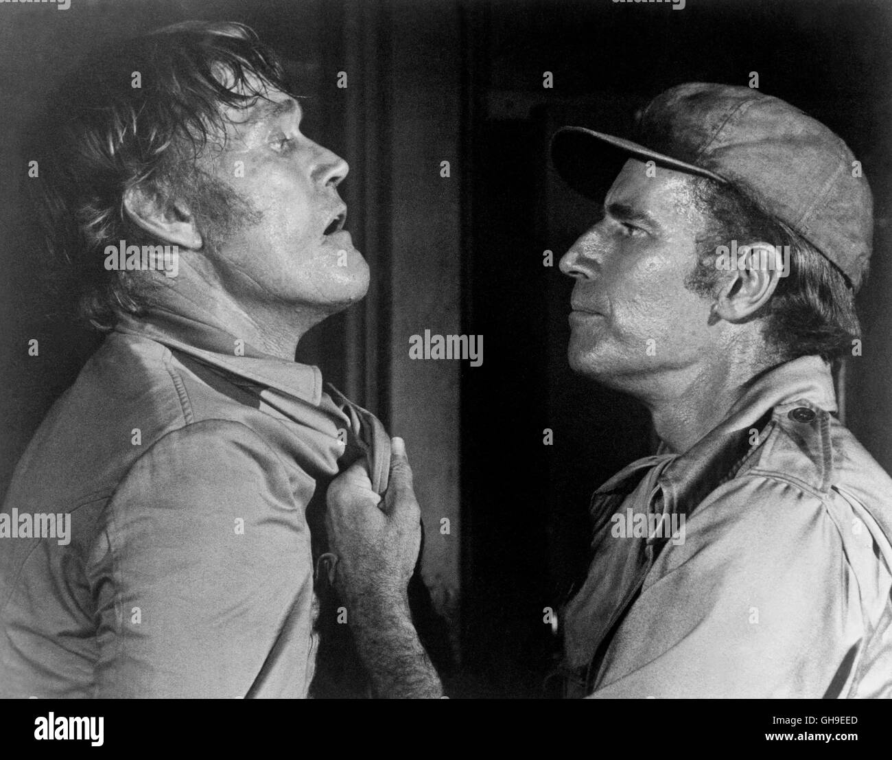 CHUCK CONNORS (onglet Fielding), Charlton Heston (le détective Robert Thorn) Régie : Richard Fleischer aka. Oakking Banque D'Images