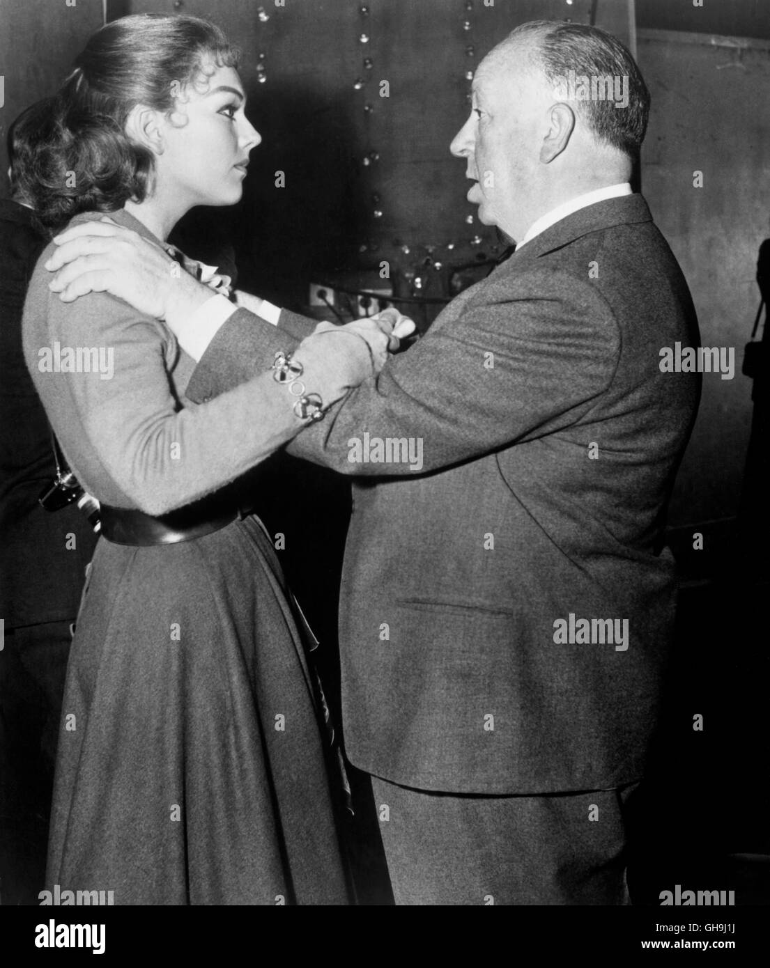 VERTIGO - AUS DEM REICH DER TOTEN Vertigo USA 1958 Alfred Hitchcock Kim Novak mit Réalisateur Alfred Hitchcock während der Dreharbeiten. Regie : Alfred Hitchcock aka. Vertigo Banque D'Images