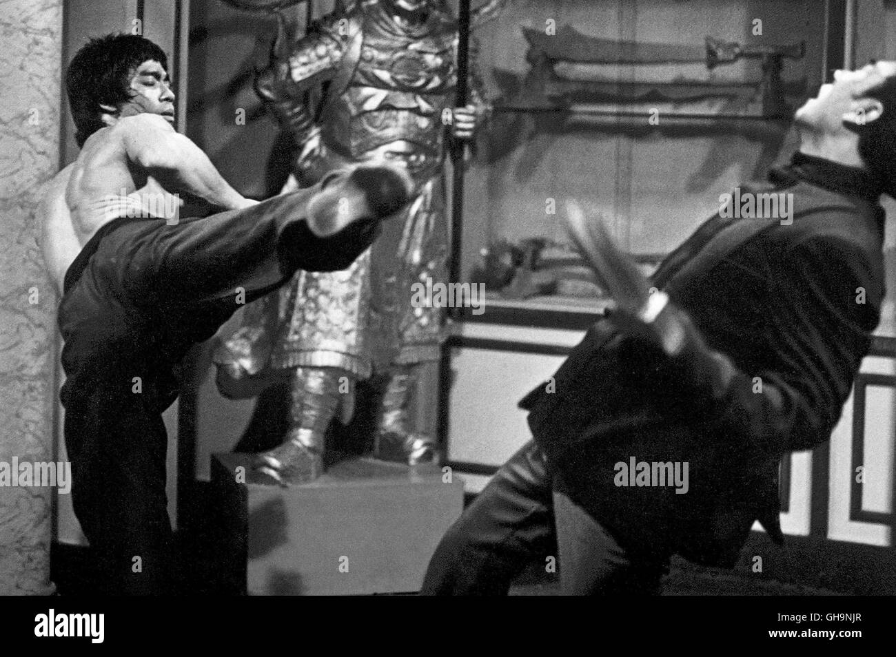 DER MANN MIT DER TODESKRALLE Entrez le Dragon / Opération Dragon Hong Kong/USA 1973 Robert Clouse BRUCE LEE Kung Fu-Kämpfer dans 'Enter the Dragon', 1973. Regie : Robert Clouse aka. Entrez le Dragon / Opération Dragon Banque D'Images