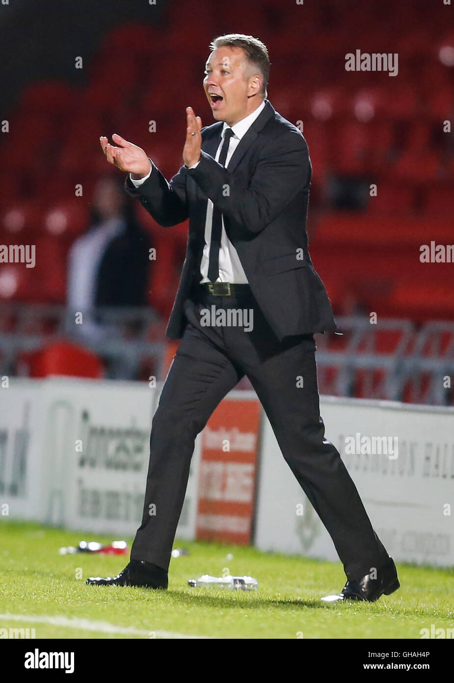 Doncaster Rovers manager Darren Ferguson durant le premier tour de pari match le ciel à l'EFL Cup Stade Keepmoat, Doncaster. Banque D'Images