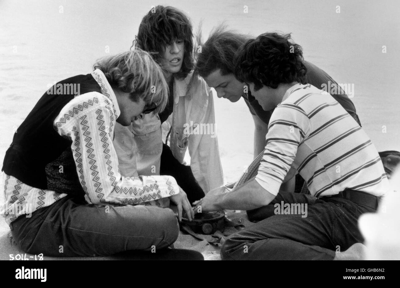 Les portes USA 1991 Oliver Stone Ray Manzarek (KYLE MACLACHLAN), Jim Morrison (VAL KILMER), Robby Krieger (FRANK WHALEY) und John Densmore (KEVIN DILLON), Bandgründer les portes 'von'. Regie : Oliver Stone Banque D'Images