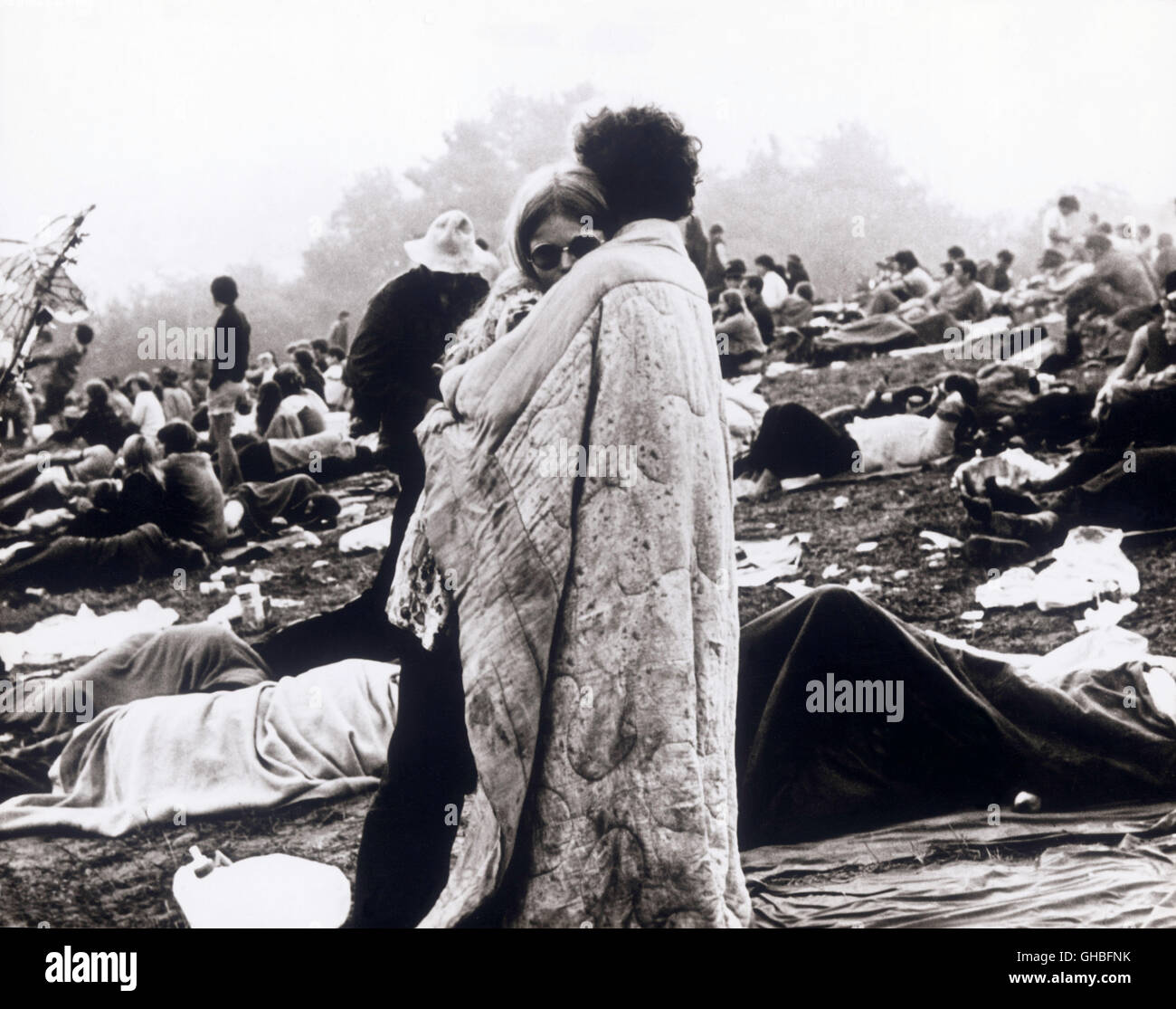 WOODSTOCK USA 1969 Michael Wadleigh chronique du film du légendaire festival de musique de Woodstock. 1969 fand das plein air.-Festival "Woodstock" in der kleinen Gemeinde Béthel westlich von New York statt. Eine halbe millions vite strömte spektakulärsten junger Amerikaner zum Festival der Rockgeschichte, das vor dem Hintergrund von Rassismus und zum Vietnamkrieg musikgeschichtlichen Hippie-Bewegung wurde der Höhepunkt. Bild : Festivalbesucher régie : Michael Wadleigh Banque D'Images