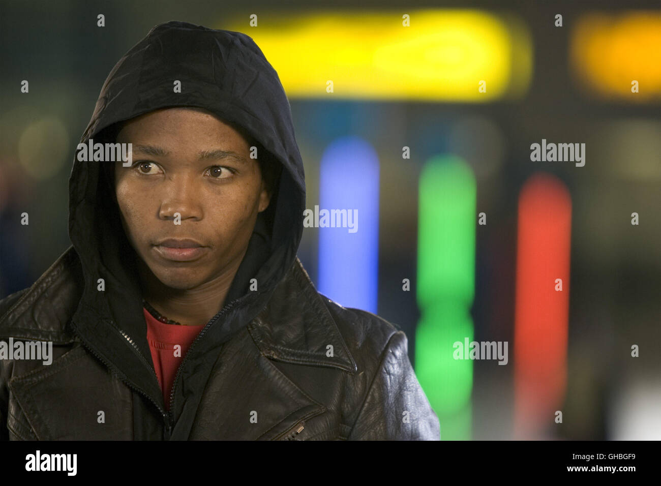 TSOTSI GO/SÄdafrika Gavin Hood Tsotsi (PRESLEY CHWENEYAGAE) Régie : Gavin Hood Banque D'Images