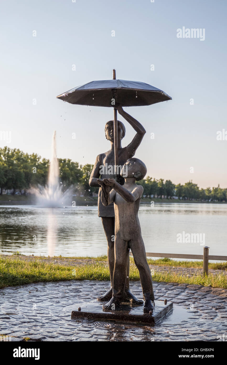 Géographie / billet, l'Allemagne, 1, Schwerin, la sculpture "chirmkinder Horota' par Stephen à Additional-Rights Clearance-Info-Pfaffenteich,-Not-Available Banque D'Images