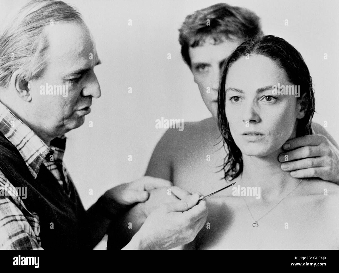 Le réalisateur suédois Ingmar Bergman avec les acteurs allemands ROBERT ATZORN Dang et Christine pendant le tournage pour ' Aus dem Leben der Marionetten ' (1980) Banque D'Images