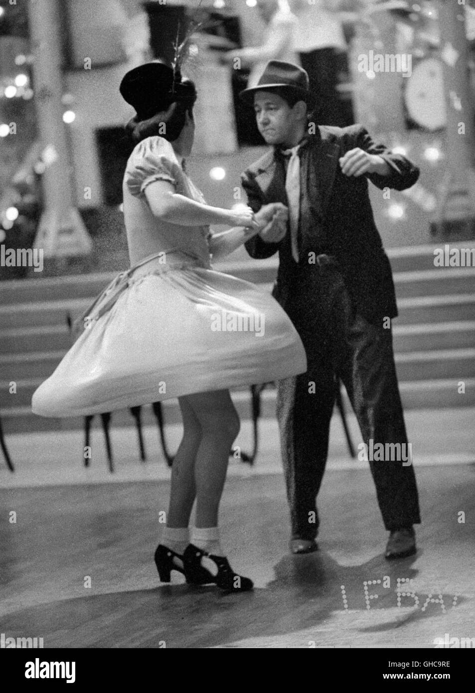 LE BAL italien Ettore Scola 1983 l'année 50 histoire d'une salle de bal en France, depuis les années 1930 - 1980. Image : 1956 - Rock'n' Roll dancing couple. Regie : Ettore Scola Banque D'Images