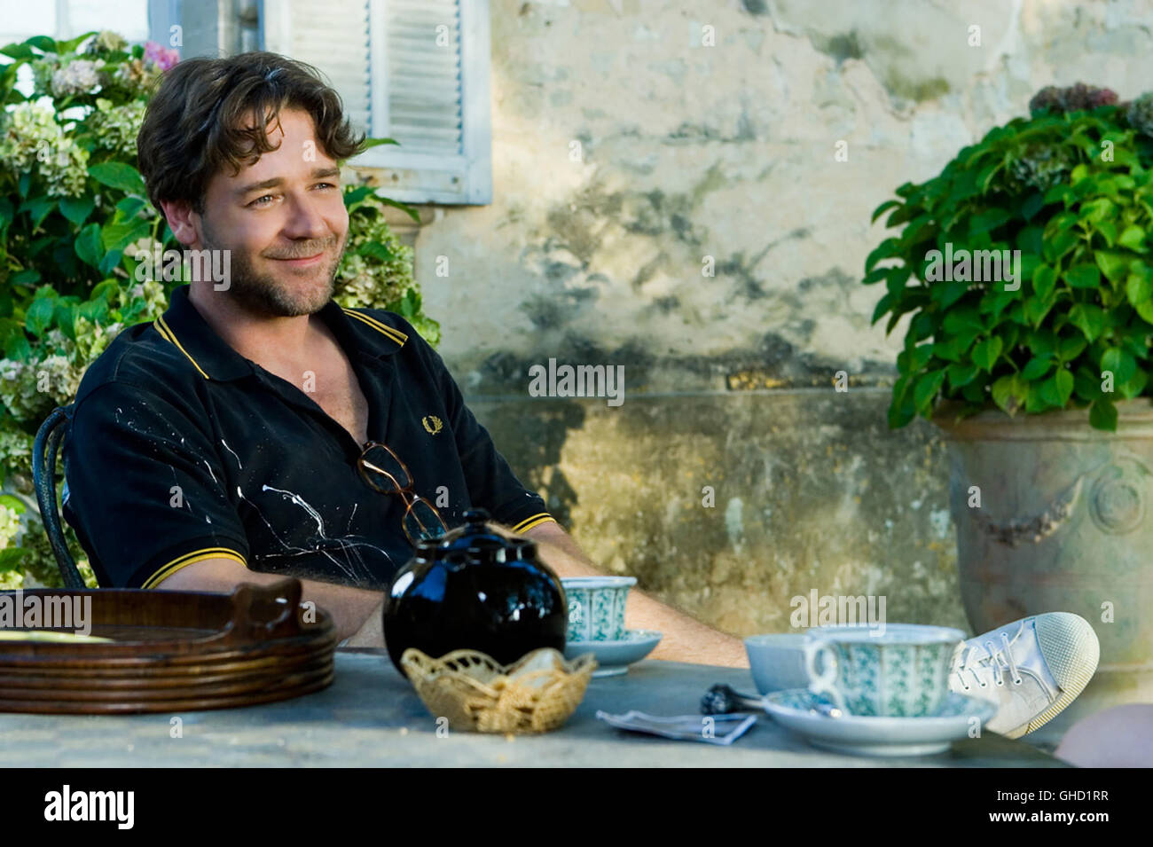 EIN GUTES JAHR UNE BONNE ANNÉE USA 2006 Ridley Scott Max Skinner (Russell Crowe) Régie : Ridley Scott aka. Une bonne année Banque D'Images