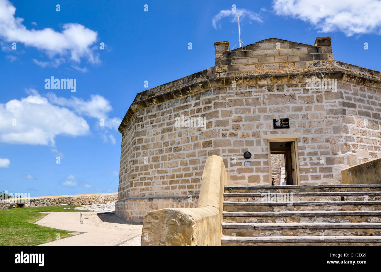 L'ancien 12 côtés prison brique calcaire historique maison ronde bâtiment avec étapes et l'entrée dans l'ouest de l'Australie.,Fremantle Banque D'Images