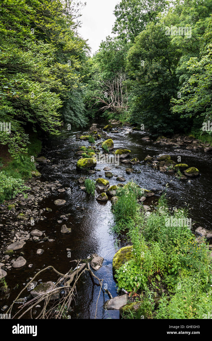 La rivière de l'amande, Livingston, en Écosse Banque D'Images