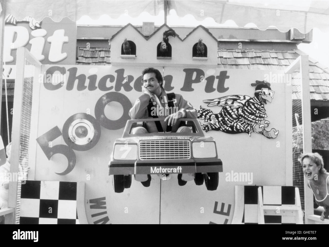 ACE STROKER USA 1983 Hal Needham pas trop ravi, Stroker (Burt Reynolds) participe à une promotion spéciale à l'échelle locale le carnaval. Regie : Hal Needham Banque D'Images