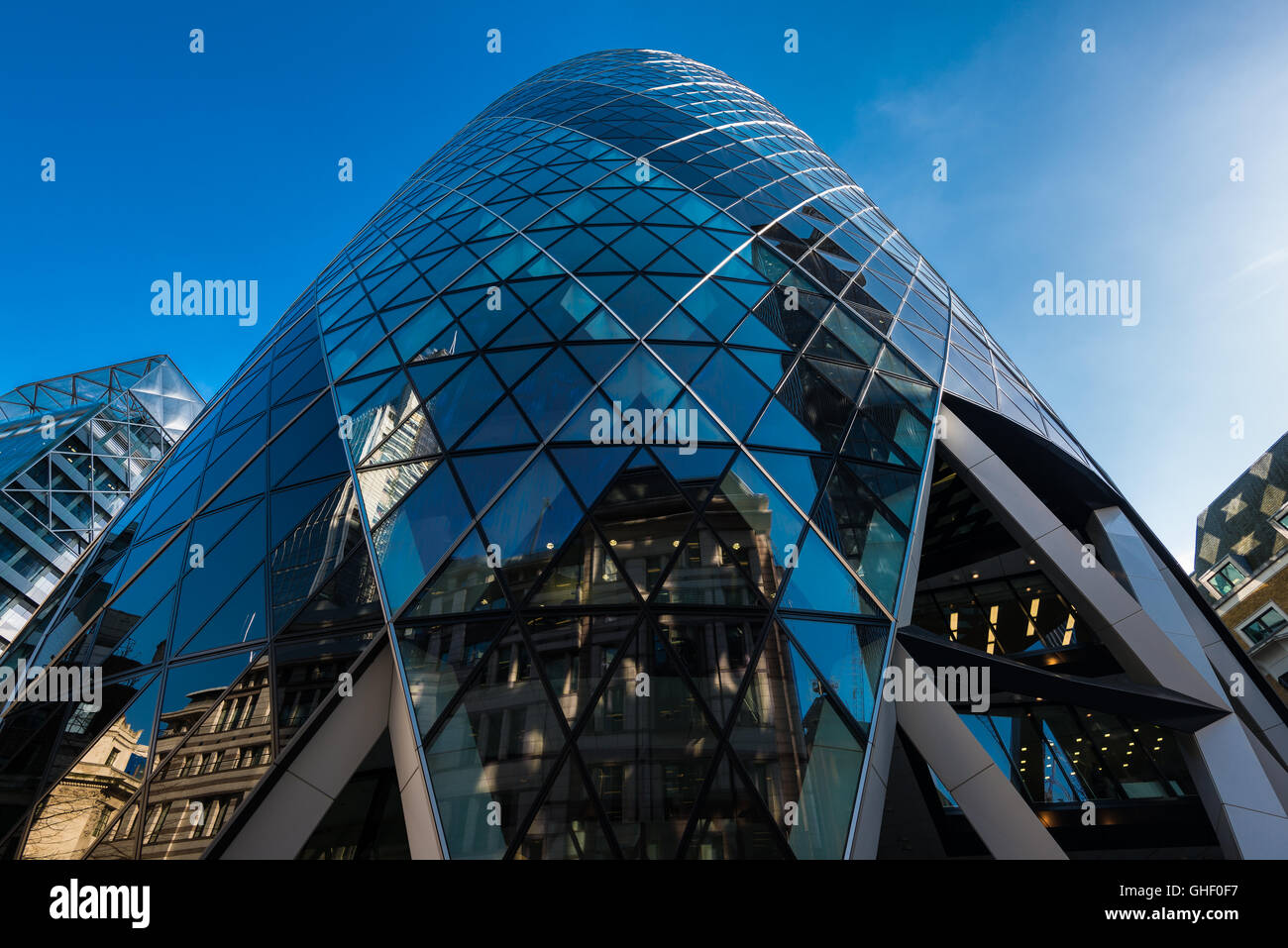 Le Gherkin office building, City of London, Londres, Royaume-Uni Banque D'Images