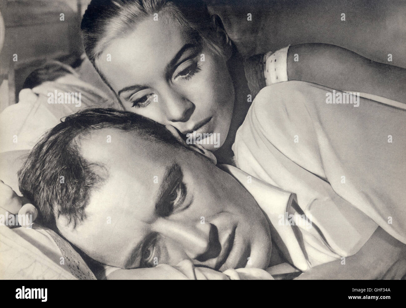 DAS GESICHT Ansiktet Schweden 1958 Ingmar Bergman INGRID THULIN (Manda Vogler) et Max Von Sydow (Albert Emanuel Vogler) Régie : Ingmar Bergman aka. Ansiktet Banque D'Images